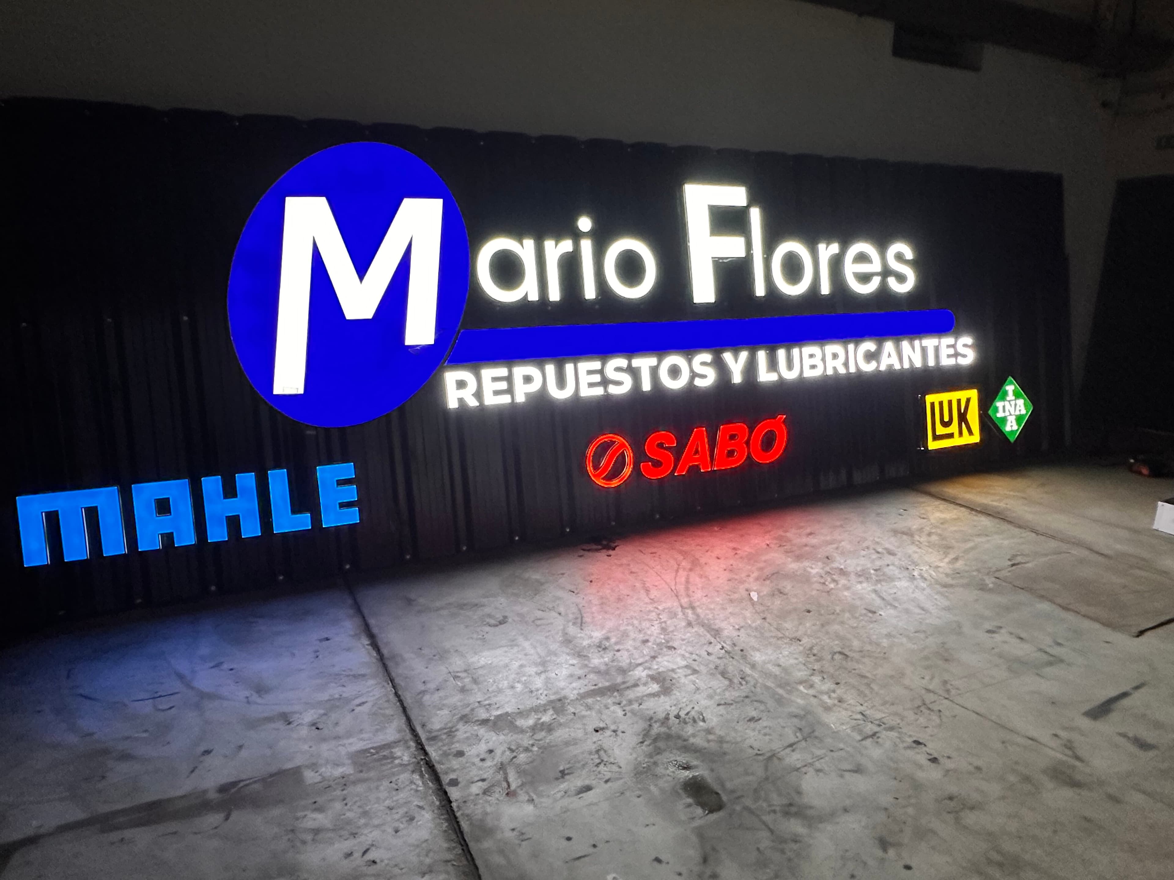 Carteles 3D iluminados